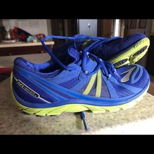 Brooks PureConnect 7.5 running shoe- minimal wear